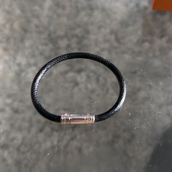 Louis Vuitton keep it bracelet new - Picture 2 of 2
